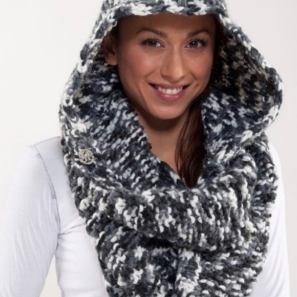 Lululemon Hooded Sweater Infinity Scarf - Picture 3 of 6